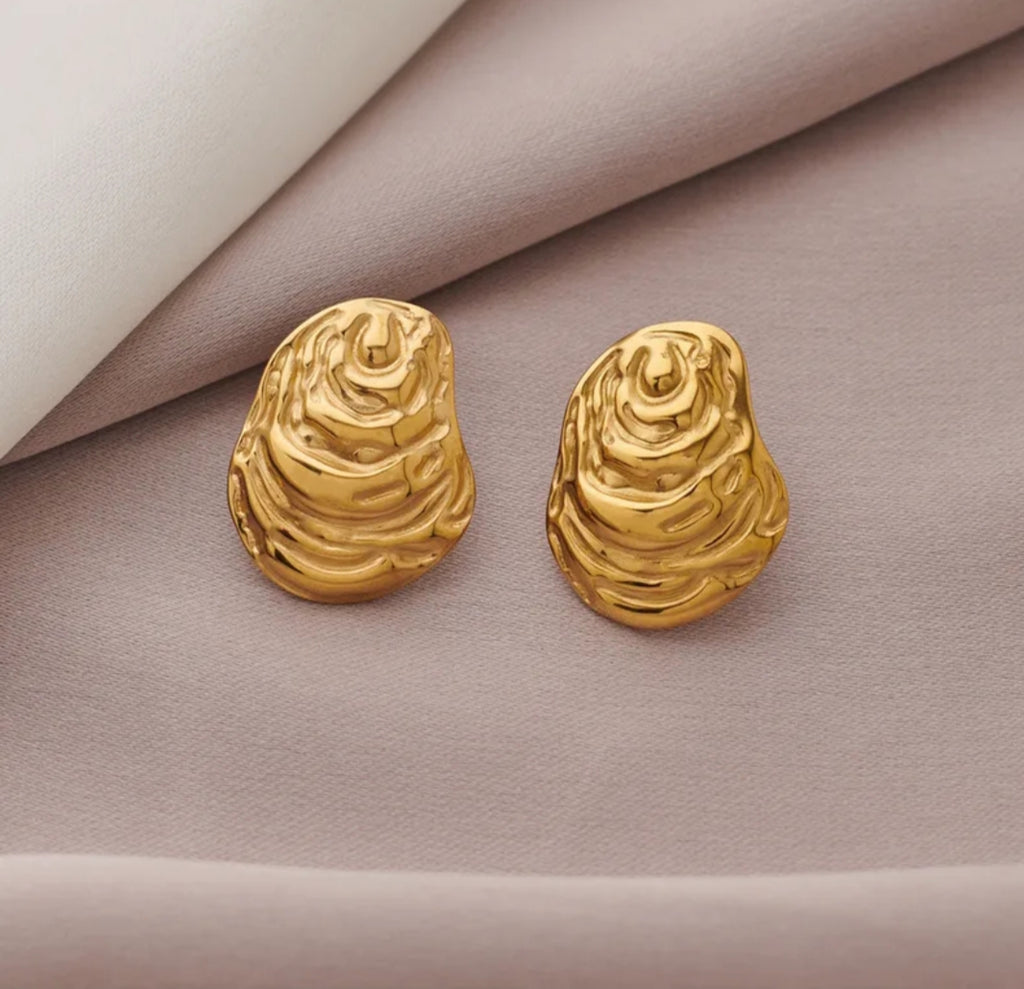Aretes Luxury NAXE — Chapado en Oro 18K
