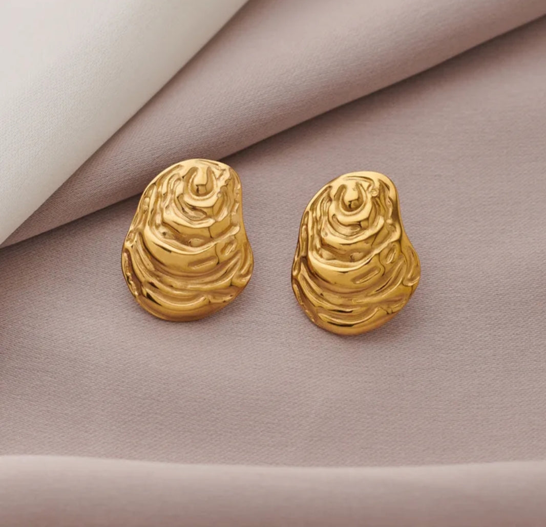 Aretes Luxury NAXE — Chapado en Oro 18K